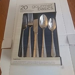 20 gourmet basics by Mikasa